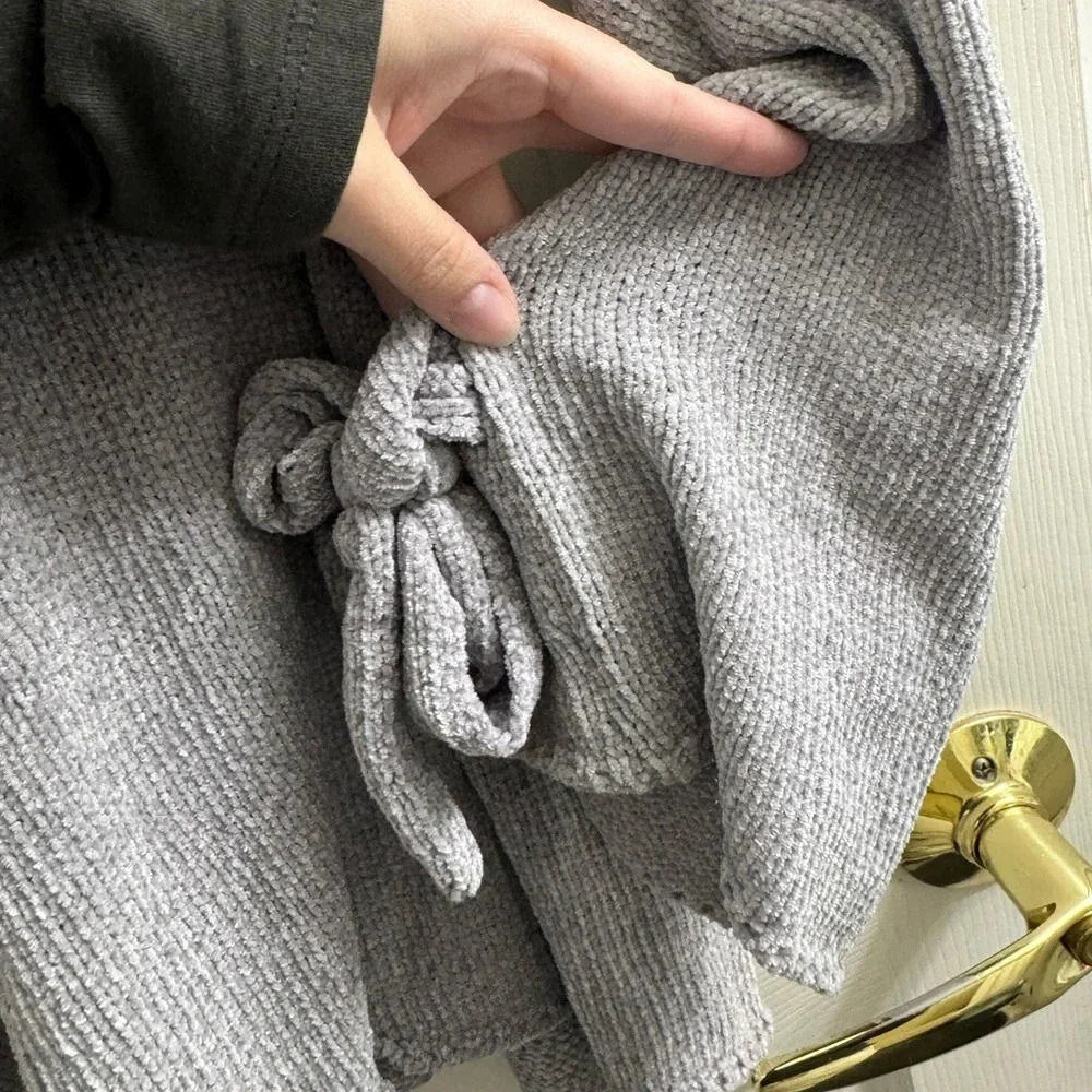 Absolutely Creative Worldwide Gray Sweater with bow on wide sleeves - Picture 6 of 8